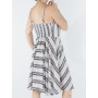 robe moyenne, robe dos smocké, robe col v, robe en rayonne, robe évasée, robe vintage, robe d'été, robe décolletée