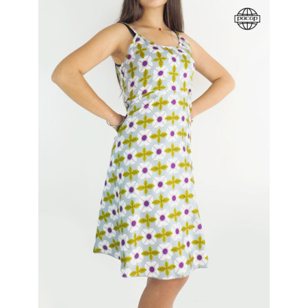 Robe été robe blanche, robe verte, robe à fleurs, fines bretelles, robe mi-longue, robe été, robe sans manches, robe col rond.