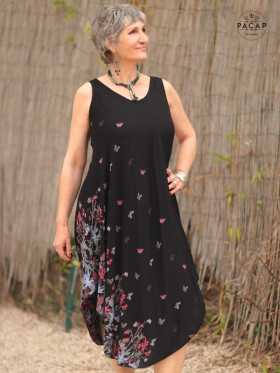 Robe noire d'été, robe fluide, robe imprimé graphique, robe décolleté, robe ajustable, robe bretelles larges
