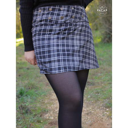 mini jupe tartan écossais noire et grise imprimé carreaux argentés en velours noir, jupe reversible