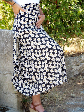 jupe noire longue taille haute imprimé fleurs blanche