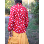 chemise rouge en viscoe motifs rosaces avec kilt jaune pour homme, chemise rouge fluide et souple, chemise rouge cintrée