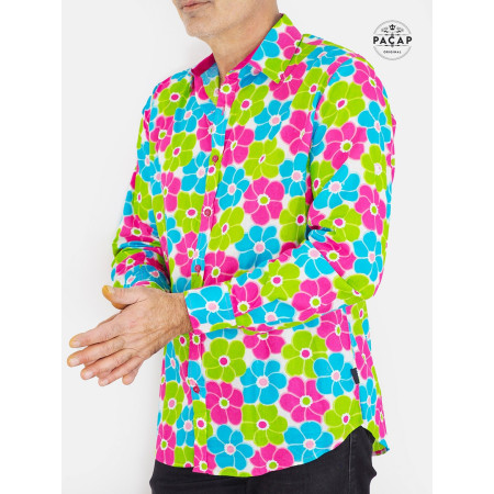 chemise hawaienne blanche a fleurs 5 petales rose bleue et verte en coton bouton colorée manche longue pour homme