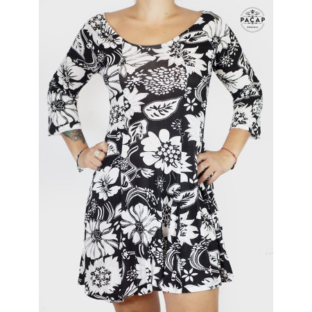 robe noire a fleurs blanche, robe femme, robe moulante, robe maille elastique, robe manche 3/4, robe volants, robe plissée