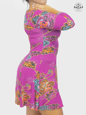 robe courte violette, robe moulante, robe imprimé fleurs, robe rose, robe taille unique, robe sexy, robe évasée, col bateau