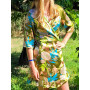 robe verte a fleurs ceinture a nouer, robe courte wrap, robe cache coeur satinée, robe portefeuille a volant, robe satin a nouer