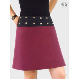 Jupe Rouge bordeaux unicolore, jupe rouge unie, jupe genoux, jupe fendue, jupe portefeuille boutonnée