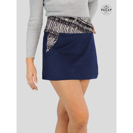 jupe courte pour femme en jean bleu motif rayure noire et blanche zébré