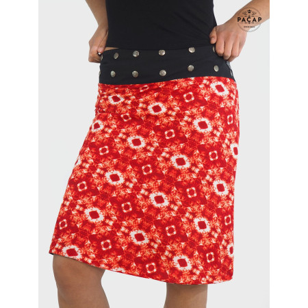 jupe longue rouge en rayonne motif tie and dye bohème madala, jupe boutonnée femme