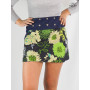mini jupe noire a fleurs verte, ceinture jean boutonnée avec poche