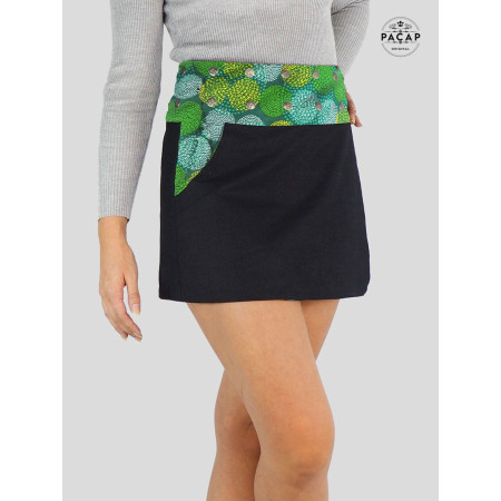 jupe courte trapèze en jean noir ceinture boutonnée à motif pois vert imprimé ikat aborigène