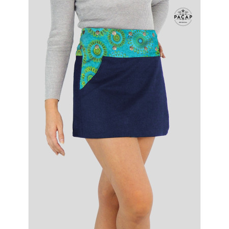 mini jupe portefeuille motif mandala vert en jean bleu avec poche