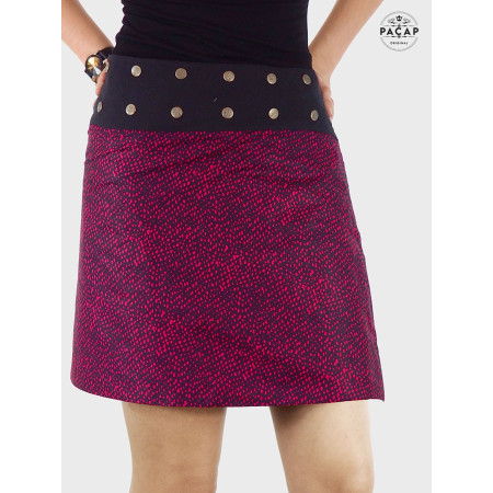 Jupe taille haute noire coupe portefeuille à pois rouge micro motif grain de riz, jupe rouge, jupe noire femme